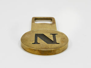 Décapsuleur Carl Auböck en laiton avec initiale « N » #4919, Vienne, années 1960
