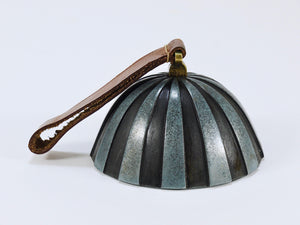 Carl Aubock Vintage Zebra Tischglocke #3604, Briefbeschwerer, Wien, 1950er-Jahre