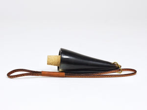 Bouchon de bouteille Carl Auböck Vienne, corne, cuir, liège, Mid-Century Autriche, 1950