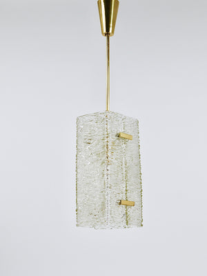 Lustre / suspension rectangulaire J.T. Kalmar en verre texturé et laiton, années 1950
