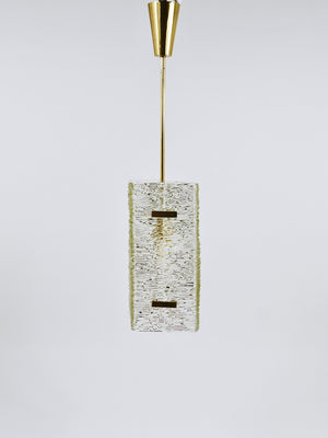 Lustre / suspension rectangulaire J.T. Kalmar en verre texturé et laiton, années 1950