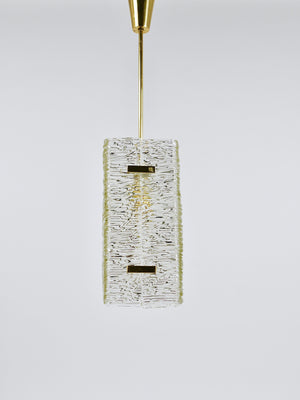 Lustre / suspension rectangulaire J.T. Kalmar en verre texturé et laiton, années 1950