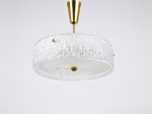 Lustre / suspension J.T. Kalmar ronde en laiton et verre texturé, années 1950