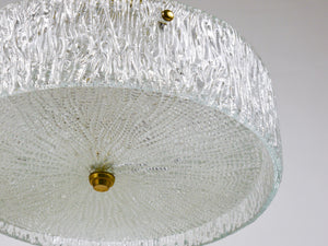 Lustre / suspension J.T. Kalmar ronde en laiton et verre texturé, années 1950