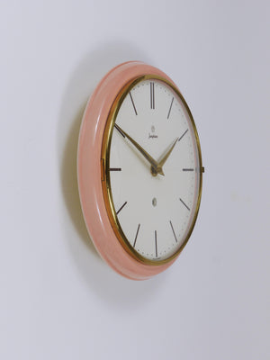 Grande orologio da parete Junghans rosa, nello stile di Max Bill, Mid-Century, Germania, anni 1950