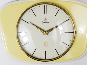 Junghans Wanduhr im Stil von Max Bill, Pastellgelb, Mid-Century, Deutschland, 1950er-Jahre