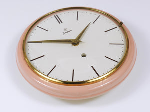 Grande orologio da parete Junghans rosa, nello stile di Max Bill, Mid-Century, Germania, anni 1950