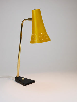 Lampe de table, bureau ou d'appoint J.T. Kalmar jaune, laiton et fer, Vienne, Autriche, années 1950