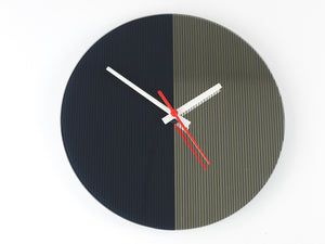 Horloge murale postmoderne rayée en verre miroir noir et blanc, années 1980, Angleterre