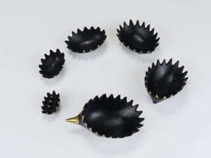 Ceniceros apilables de latón con forma de erizo, Walter Bosse, Herta Baller, Austria, años 50