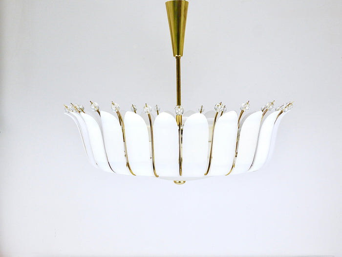 Gran lámpara de araña Rupert Nikoll Mid-Century de cesta con hojas de latón, 27“, Austria, 1950