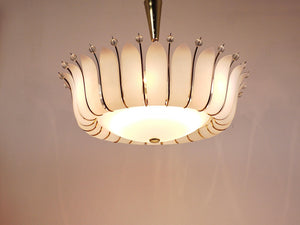Grand lustre corbeille Rupert Nikoll 27 pouces en laiton à feuilles, Mid-Century, Autriche, 1950