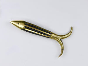 Sacacorchos Walter Bosse Fish de latón Mid-Century, Herta Baller, Austria, años 50