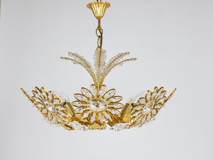 Grand lustre fleur palmier Ernst Palme pour Palwa, laiton doré, cristaux, années 1970