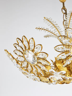 Grand lustre fleur palmier Ernst Palme pour Palwa, laiton doré, cristaux, années 1970