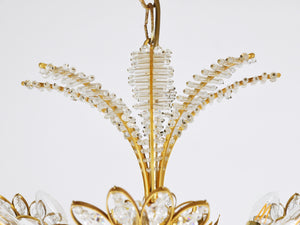 Grand lustre fleur palmier Ernst Palme pour Palwa, laiton doré, cristaux, années 1970