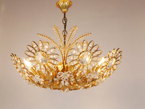 Grand lustre fleur palmier Ernst Palme pour Palwa, laiton doré, cristaux, années 1970
