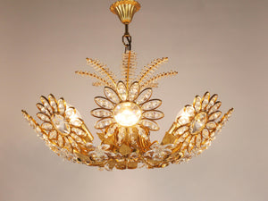 Grand lustre fleur palmier Ernst Palme pour Palwa, laiton doré, cristaux, années 1970