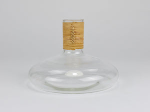 Vaso decanter «Tuberkulinkolben» Carl Aubock, top in vimini e rafia, Austria, anni 1950