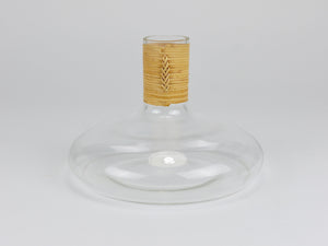 Vaso decanter «Tuberkulinkolben» Carl Aubock, top in vimini e rafia, Austria, anni 1950