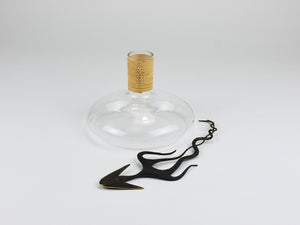 Vaso decanter «Tuberkulinkolben» Carl Aubock, top in vimini e rafia, Austria, anni 1950