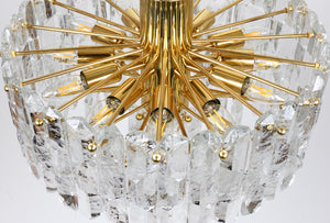 Immense lustre plafonnier J.T. Kalmar Palazzo en laiton doré et verre, années 1950