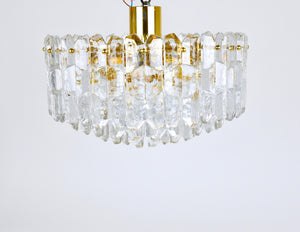 Immense lustre plafonnier J.T. Kalmar Palazzo en laiton doré et verre, années 1950