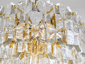 Immense lustre plafonnier J.T. Kalmar Palazzo en laiton doré et verre, années 1950