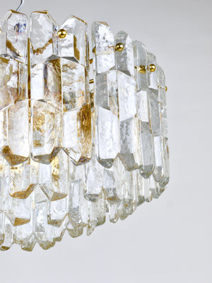 Immense lustre plafonnier J.T. Kalmar Palazzo en laiton doré et verre, années 1950