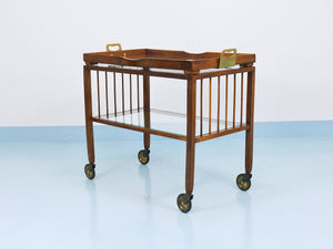 Chariot bar Oswald Haerdtl en noyer et laiton, table de service, modernisme viennois, années 1950