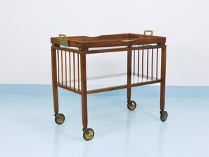 Chariot bar Oswald Haerdtl en noyer et laiton, table de service, modernisme viennois, années 1950