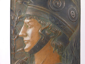 Paire de panneaux en relief « Spartans », Art nouveau Sécession viennoise, attribués à Georg Klimt