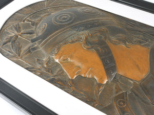 Paire de panneaux en relief « Spartans », Art nouveau Sécession viennoise, attribués à Georg Klimt