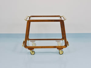Table roulante bar Mid-Century en noyer et laiton, années 1950, attribué à Oswald Haerdtl
