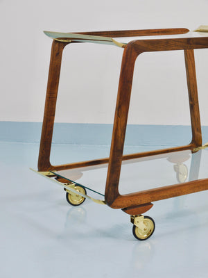 Table roulante bar Mid-Century en noyer et laiton, années 1950, attribué à Oswald Haerdtl