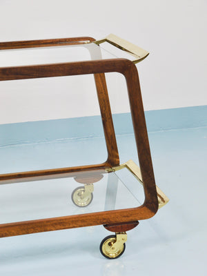 Table roulante bar Mid-Century en noyer et laiton, années 1950, attribué à Oswald Haerdtl