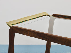 Table roulante bar Mid-Century en noyer et laiton, années 1950, attribué à Oswald Haerdtl