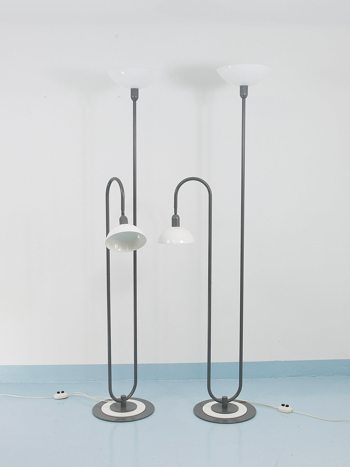 2 lampadaires postmodernes style Memphis, années 1980, torchère, Italie, années 1980