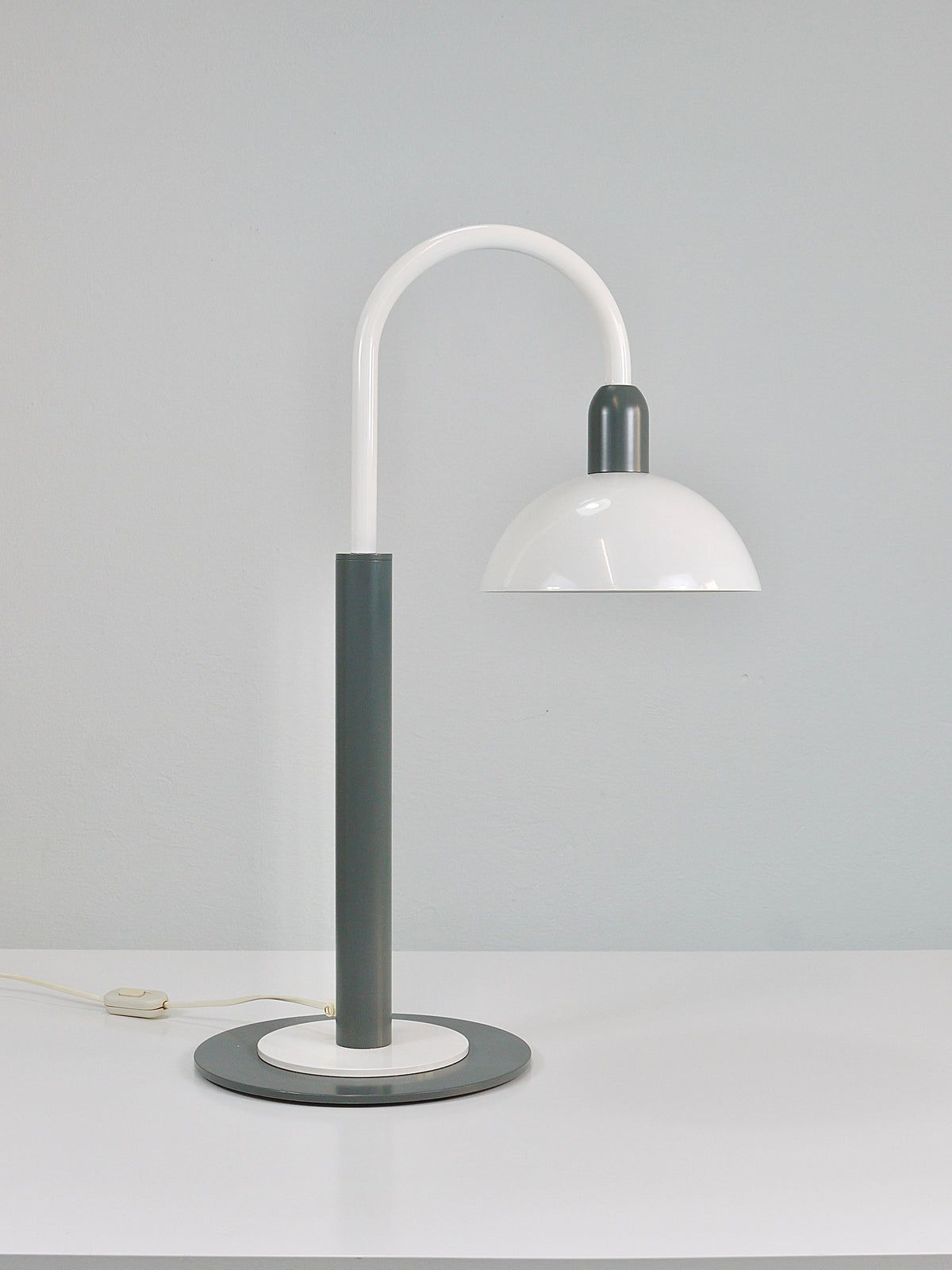 Lampe de table ou d'appoint postmoderne italienne de style Memphis des années 1980, années 1980