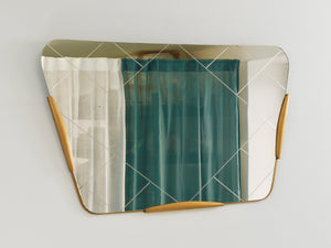 Grande specchio da parete trapezoidale dorato con motivo a diamanti incisi, Austria, 195