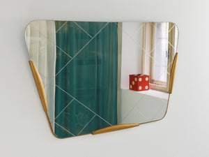Grande specchio da parete trapezoidale dorato con motivo a diamanti incisi, Austria, 195