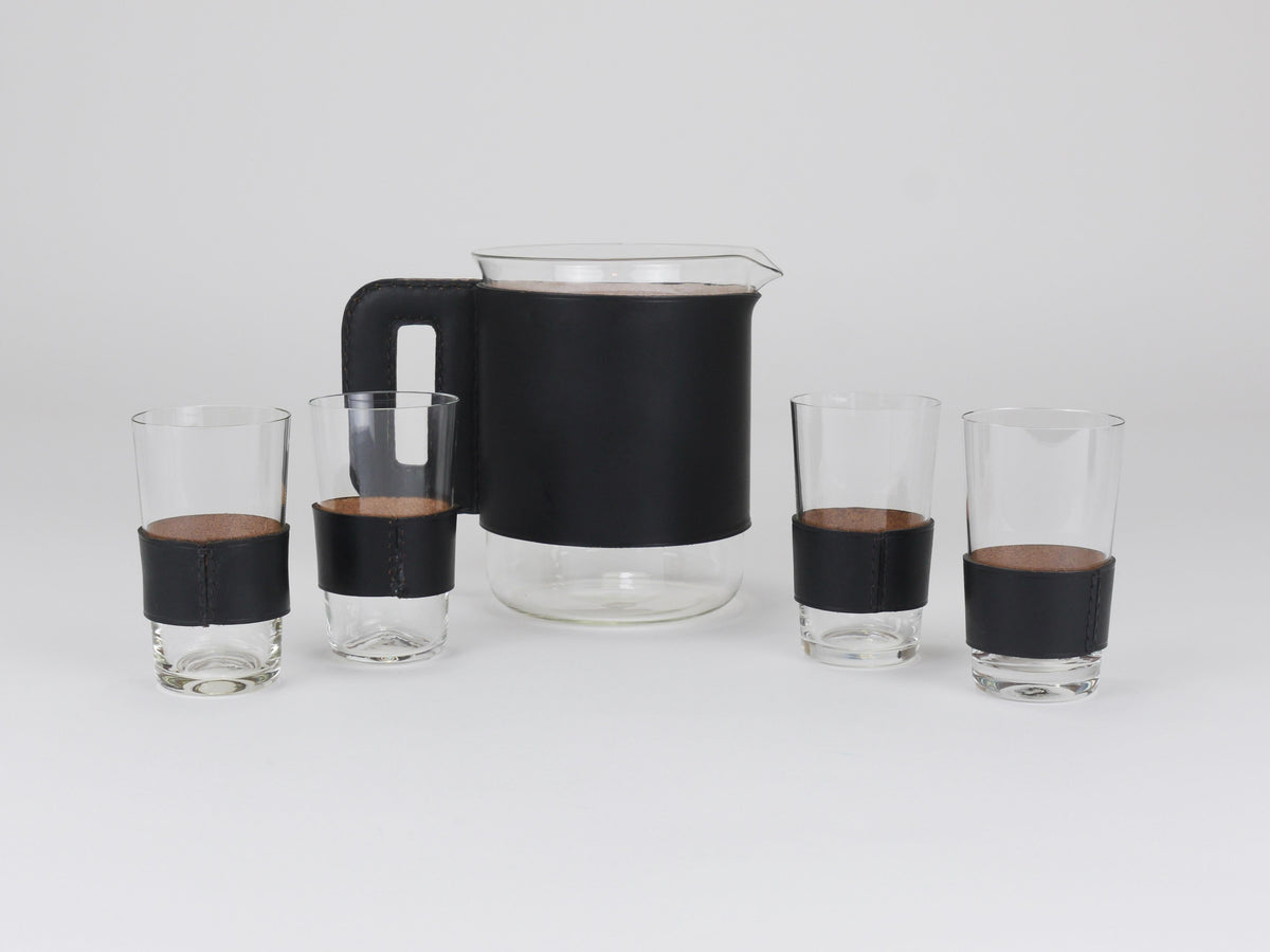 Set à martini Carl Auböck, pichet et verres en cuir noir, Autriche, années 1950