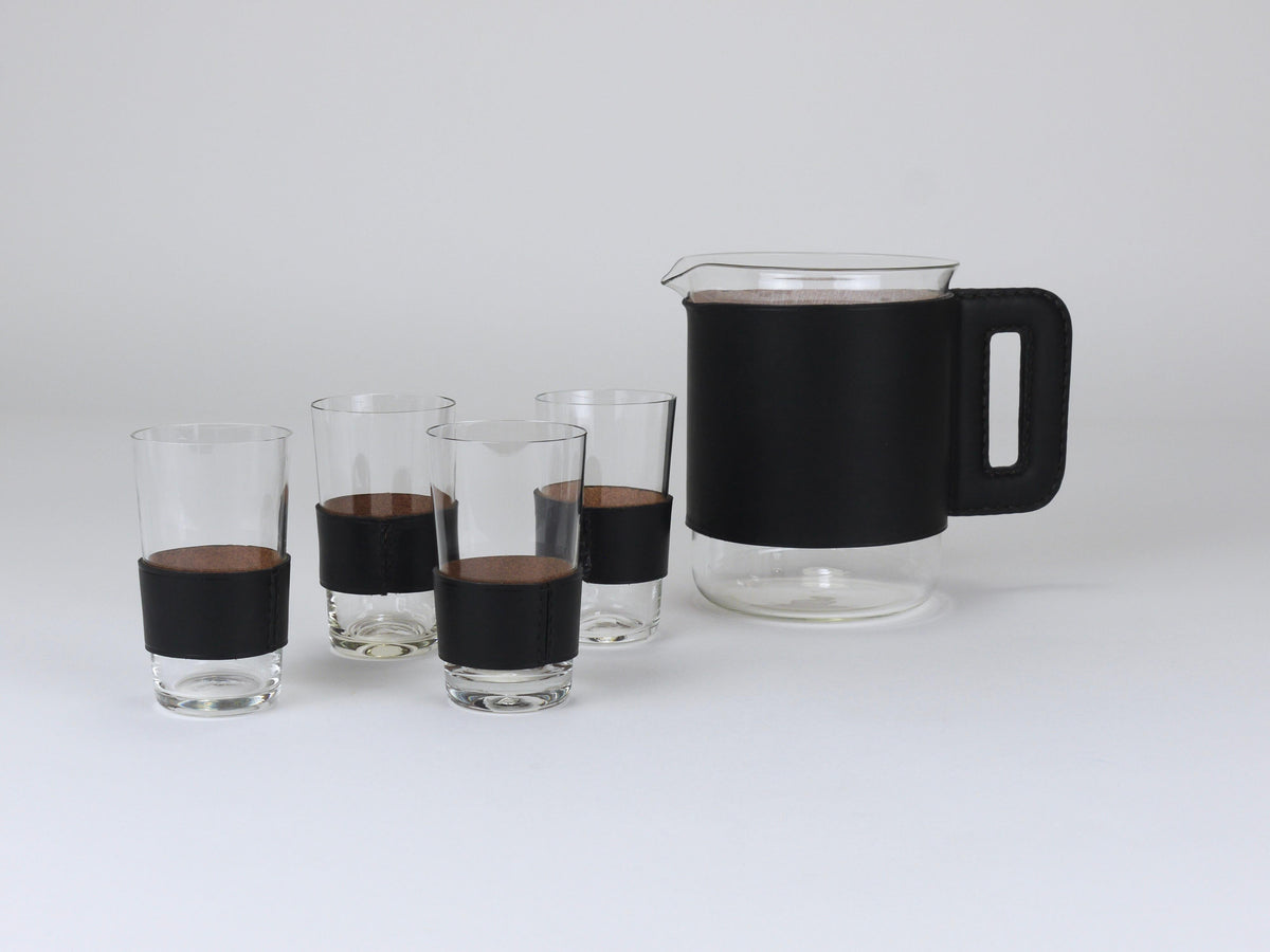 Set à martini Carl Auböck, pichet et verres en cuir noir, Autriche, années 1950