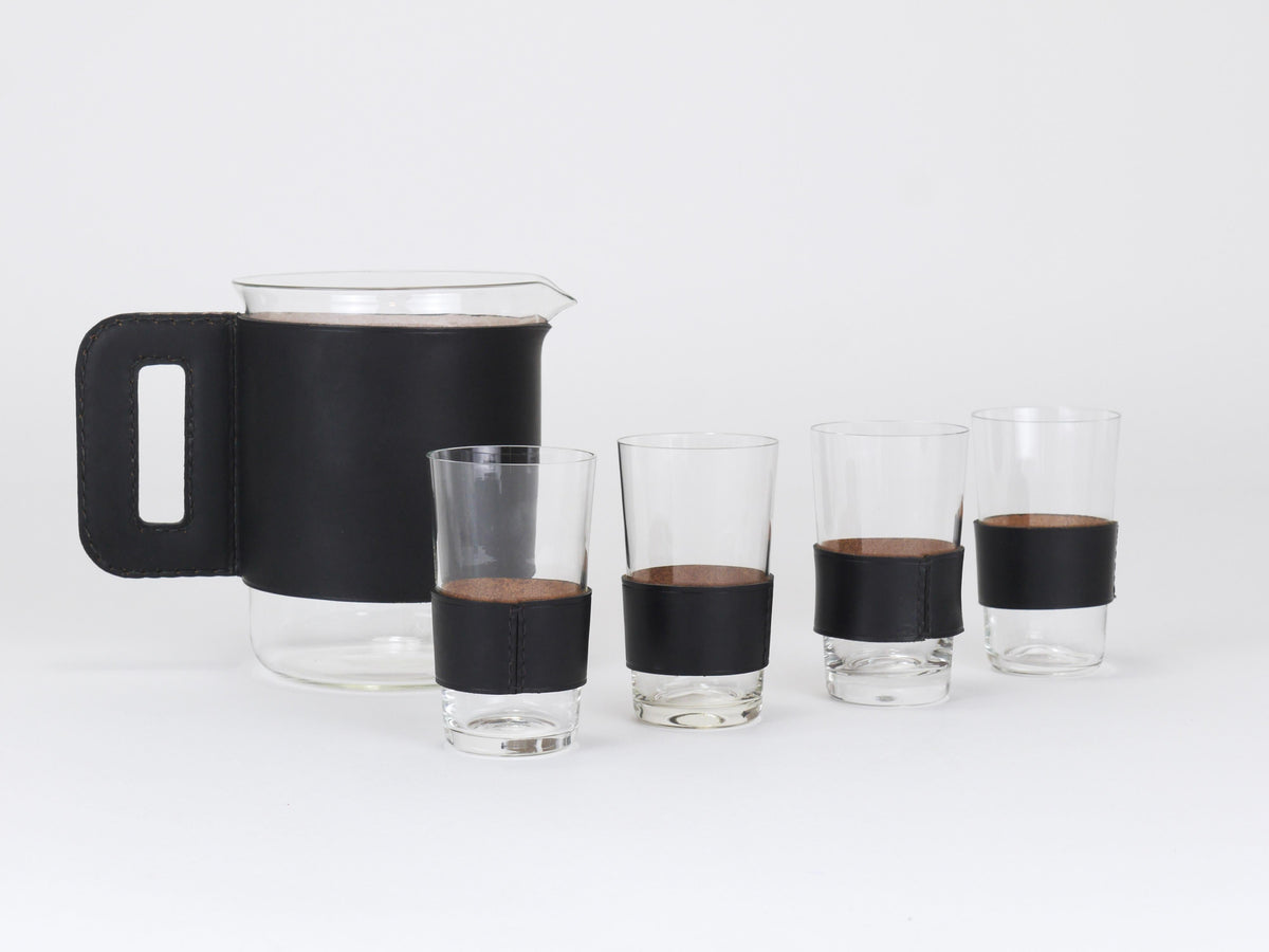 Set à martini Carl Auböck, pichet et verres en cuir noir, Autriche, années 1950