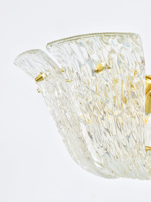 Grand lustre panier courbé J.T. Kalmar, laiton et verre texturé, Vienne, 1950