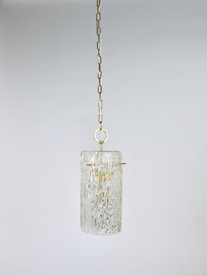 Suspension Mid-Century J.T. Kalmar Vienna en laiton et tube de verre texturé, Autriche
