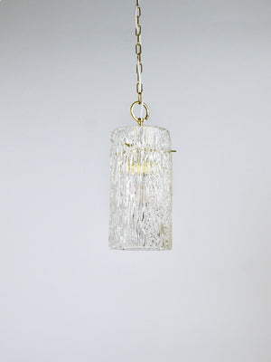 Suspension Mid-Century J.T. Kalmar Vienna en laiton et tube de verre texturé, Autriche