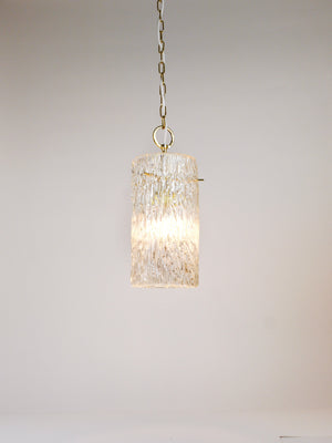 Suspension Mid-Century J.T. Kalmar Vienna en laiton et tube de verre texturé, Autriche