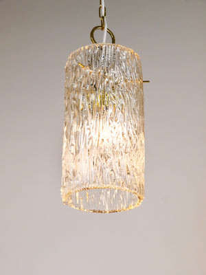 Suspension Mid-Century J.T. Kalmar Vienna en laiton et tube de verre texturé, Autriche