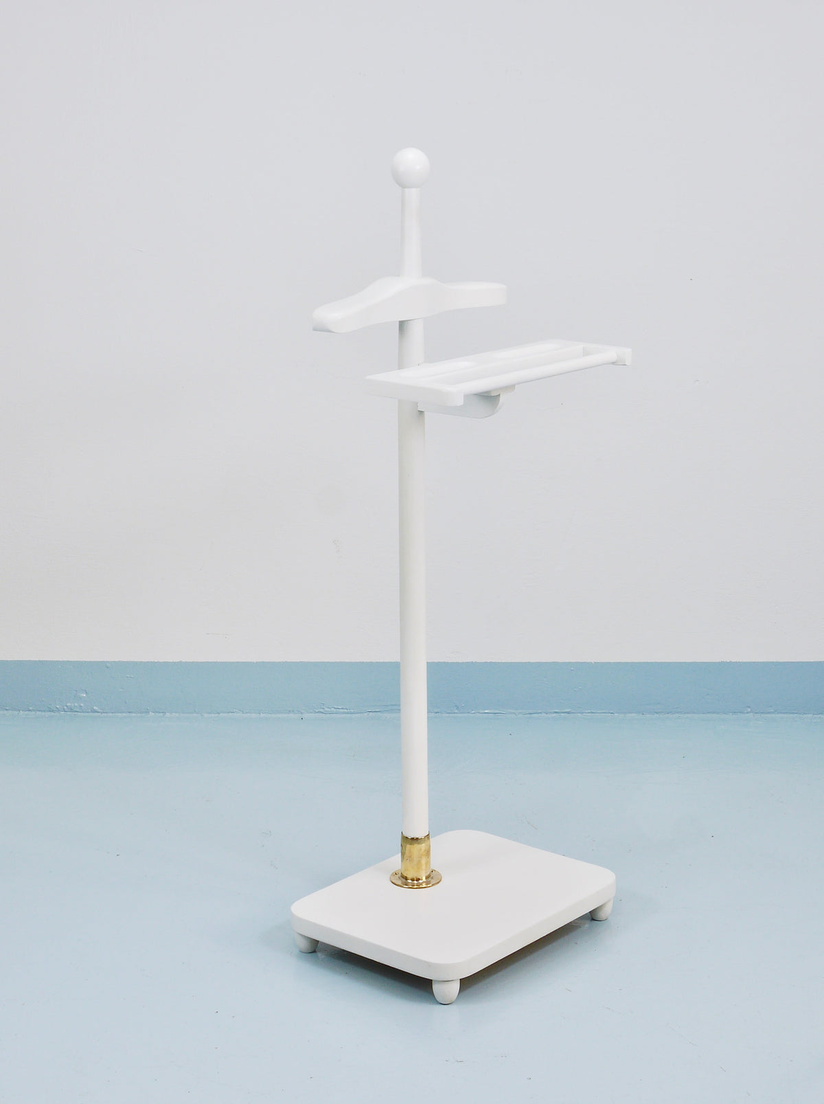 1920s Art Nouveau White & Brass Valet Jugendstil Clothing Stand, Vienna, Austria